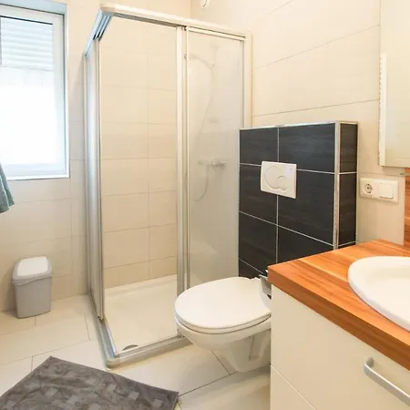 Neundlinger בית חווה